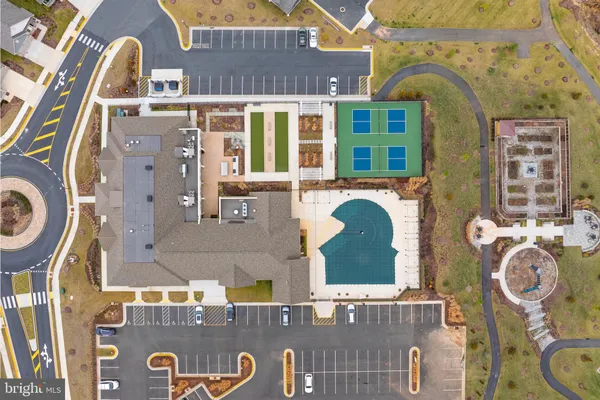 Property Slideshow image 2 of 60 | 21630 hawksbill high cir 204, Sterling, VA, 20164