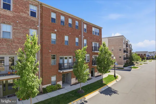 Property Slideshow image 3 of 62 | 42851 littlehales ter, Ashburn, VA, 20148