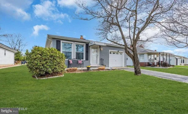 Property Slideshow image 3 of 28 | 175 liberta dr, Toms River, NJ, 08757