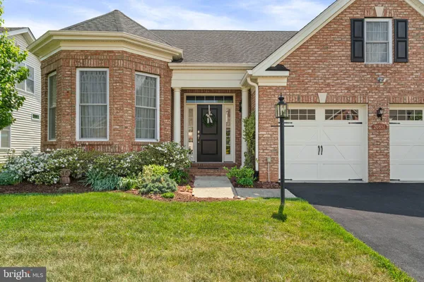 Property Slideshow image 2 of 17 | 20851 saber jet pl, Ashburn, VA, 20147