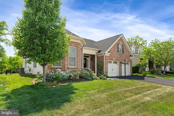Property Slideshow image 3 of 17 | 20851 saber jet pl, Ashburn, VA, 20147