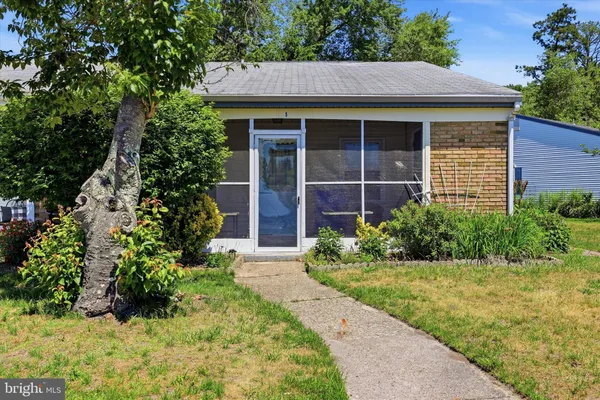 Property Slideshow image 2 of 18 | 135 huntington dr, Southampton, NJ, 08088