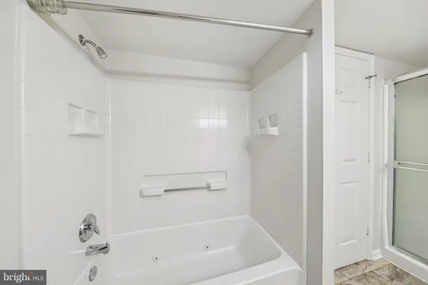 Property Slideshow image 2 of 58 | 19385 cypress rdg 515, Leesburg, VA, 20176