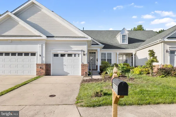 Property Slideshow image 3 of 39 | 13703 currant loop, Gainesville, VA, 20155