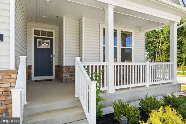 Property Slideshow image 3 of 35 | 5361 kings canyon ct, White Plains, MD, 20695