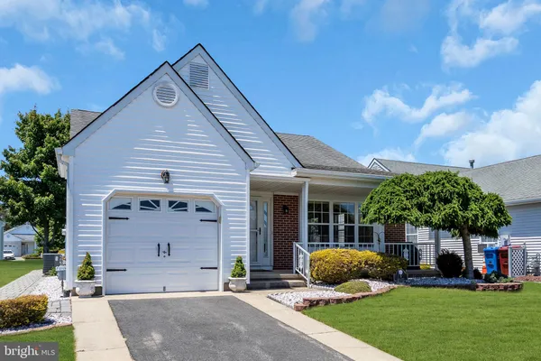 Property Slideshow image 2 of 35 | 5 vienna dr, Toms River, NJ, 08757