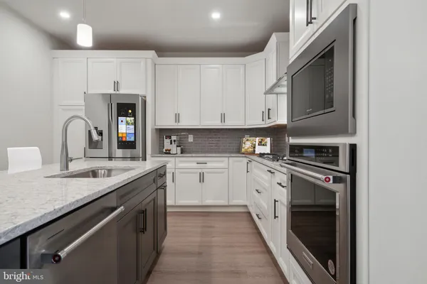 Property Slideshow image 3 of 14 | 514 fullerton farm ct 18, Chalfont, PA, 18914