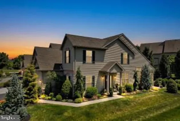 Property Slideshow image 2 of 40 | 818 briar edge ct, Lebanon, PA, 17046