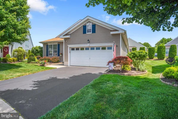 Property Slideshow image 3 of 39 | 10 harbor pl, Barnegat, NJ, 08005