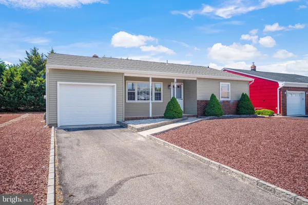 Property Slideshow image 3 of 33 | 9 norway rd, Toms River, NJ, 08757