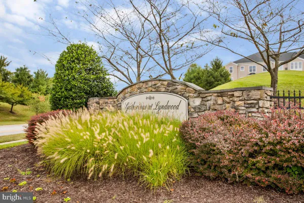 Property Slideshow image 3 of 17 | 7315 brookview rd 207, Elkridge, MD, 21075