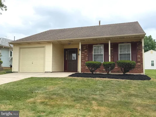 Property Slideshow image 2 of 39 | 111 carriage hill ct, Columbus, NJ, 08022