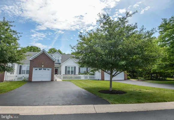 Property Slideshow image 2 of 49 | 1503 tarrington way, Hatfield, PA, 19440