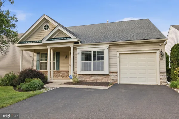 Property Slideshow image 2 of 34 | 810 nathaniel trl, Warwick, PA, 18974