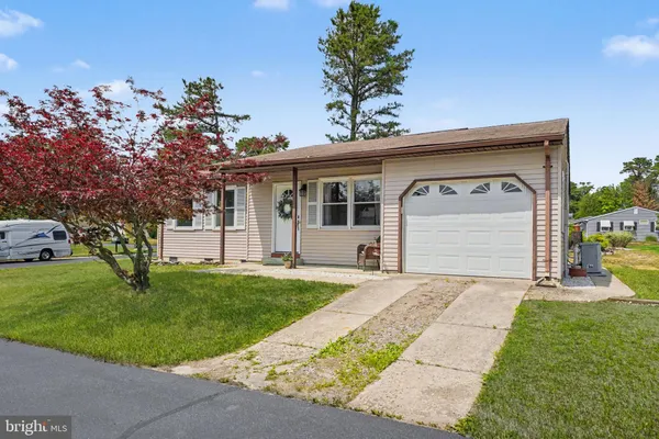Property Slideshow image 3 of 27 | 20 hummingbird ln, Whiting, NJ, 08759