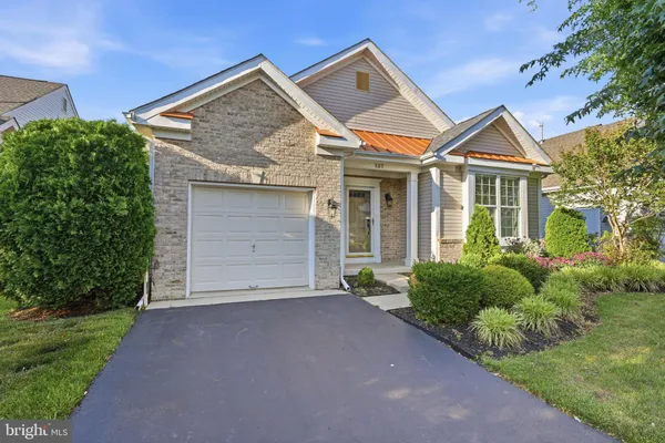 Property Slideshow image 3 of 33 | 137 paisley pl, Hainesport, NJ, 08036