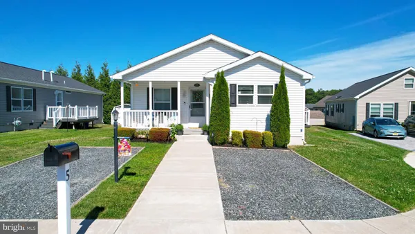 Property Slideshow image 3 of 44 | 5 redwood ct, Mays Landing, NJ, 08330