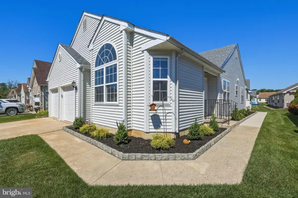 Property Slideshow image 2 of 35 | 529 key w dr, Williamstown, NJ, 08094