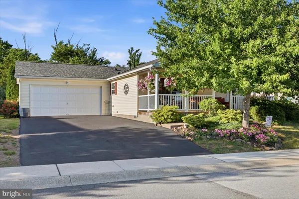 Property Slideshow image 2 of 17 | 42 random rd, Douglassville, PA, 19518
