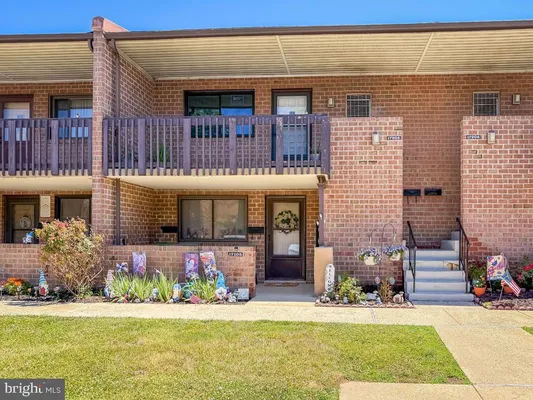 Property Slideshow image 3 of 35 | 17205 delaire landing rd 205, Philadelphia, PA, 19114