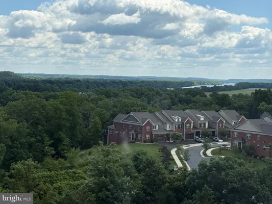 Property Slideshow image 2 of 11 | 19385 cypress ridge ter 809, Leesburg, VA, 20176