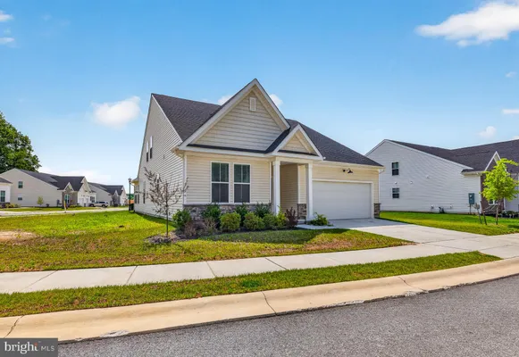 Property Slideshow image 2 of 41 | 23 carney ct, Dover, DE, 19904
