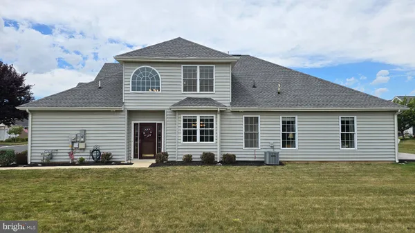 Property Slideshow image 3 of 8 | 145 james madison dr 237, Mechanicsburg, PA, 17050