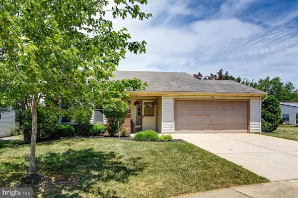 Property Slideshow image 3 of 41 | 14 waterwheel ct, Columbus, NJ, 08022