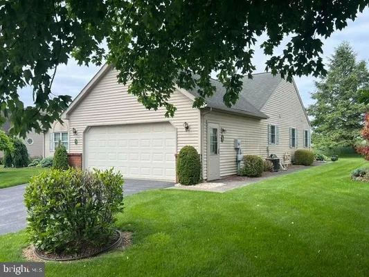 Property Slideshow image 2 of 29 | 63 arbor dr, Myerstown, PA, 17067