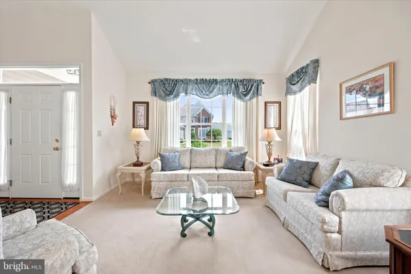 Property Slideshow image 3 of 25 | 1146 creekside ln, Quakertown, PA, 18951