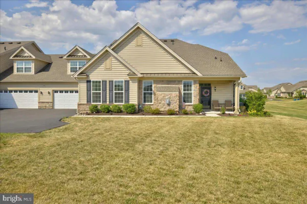 Property Slideshow image 2 of 42 | 3133 bushwood dr, Perkasie, PA, 18944