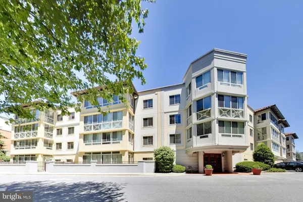 Property Slideshow image 3 of 27 | 14805 pennfield cir 412, Silver Spring, MD, 20906