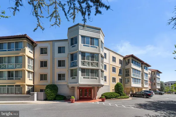 Property Slideshow image 3 of 38 | 14805 pennfield cir 304, Silver Spring, MD, 20906