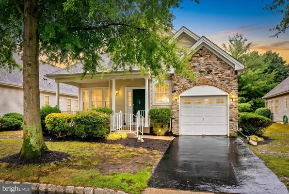 Property Slideshow image 2 of 27 | 10 hummingbird dr, Hamilton, NJ, 08690