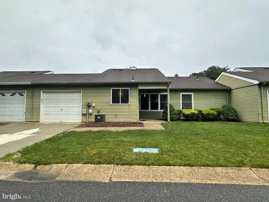 Property Slideshow image 3 of 5 | 680 huntington dr b, Manchester Township, NJ, 08759