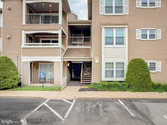 Property Slideshow image 2 of 34 | 72105 delaire landing rd 00, Philadelphia, PA, 19114