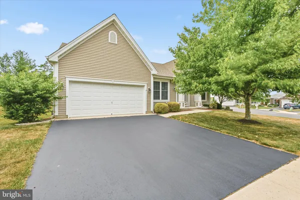 Property Slideshow image 2 of 62 | 6 valley stream pl, Barnegat, NJ, 08005