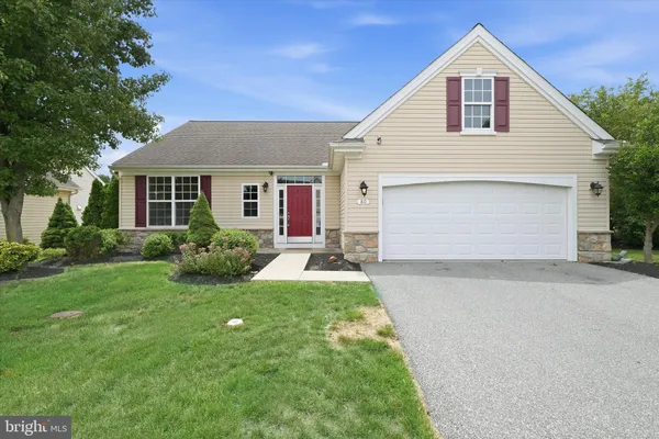 Property Slideshow image 2 of 34 | 80 wheatsheaf ln, Smyrna, DE, 19977