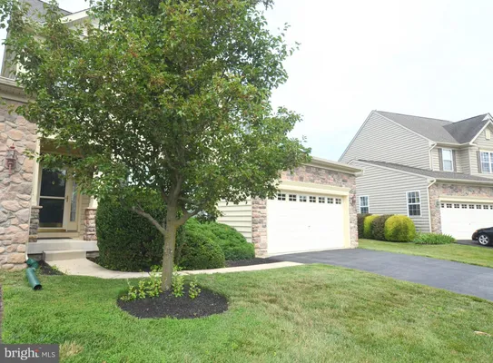 Property Slideshow image 2 of 40 | 341 pierce run, Newark, DE, 19702