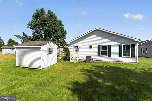 Property Slideshow image 2 of 34 | 605 village way, Royersford, PA, 19468