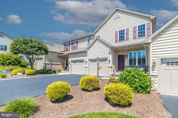 Property Slideshow image 2 of 32 | 322 sweetwater path, Cochranville, PA, 19330