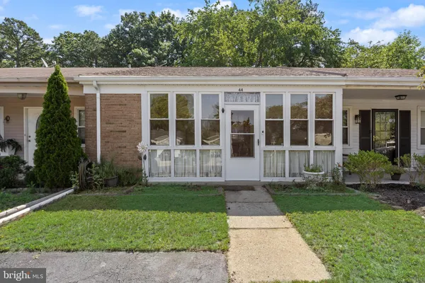 Property Slideshow image 3 of 25 | 44 kingston way, Southampton, NJ, 08088