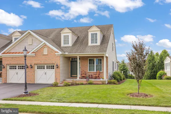 Property Slideshow image 2 of 45 | 33 bobolink dr, Gettysburg, PA, 17325