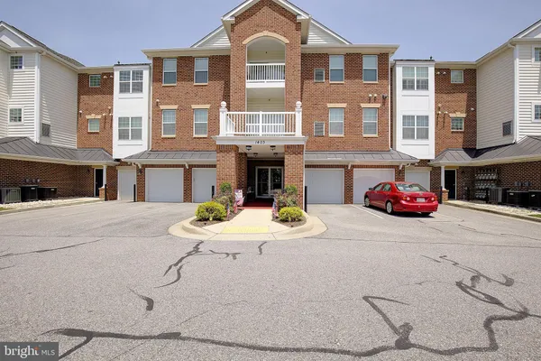 Property Slideshow image 2 of 49 | 1403 wigeon way 302, Gambrills, MD, 21054