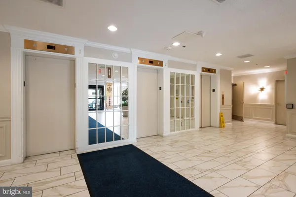 Property Slideshow image 3 of 24 | 15101 interlachen dr 1-924, Silver Spring, MD, 20906