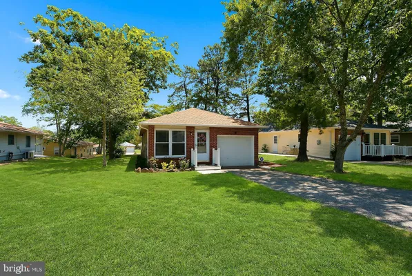 Property Slideshow image 2 of 57 | 37 sycamore rd, Manahawkin, NJ, 08050