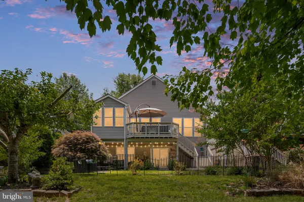 Property Slideshow image 2 of 81 | 332 bridgewater cir, Fredericksburg, VA, 22406