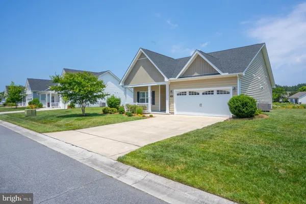 Property Slideshow image 3 of 55 | 13 frankenberry dr, Georgetown, DE, 19947