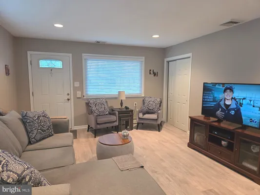 Property Slideshow image 2 of 24 | 9 bolans ct, Toms River, NJ, 08757