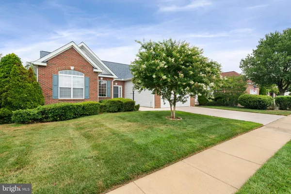Property Slideshow image 2 of 55 | 17633 four seasons dr, Dumfries, VA, 22025